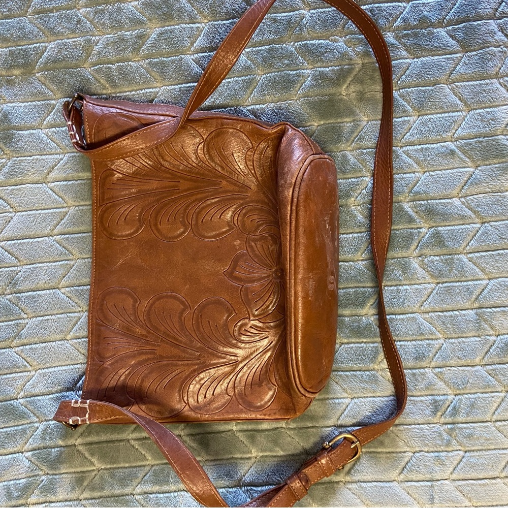 Elegant Brown Leather Shoulder Bag